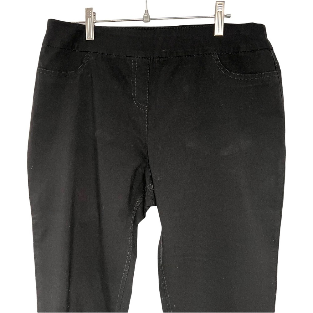 Soft Surroundings Black Stretchy Pull On Cropped Pants - Picture 2 of 11
